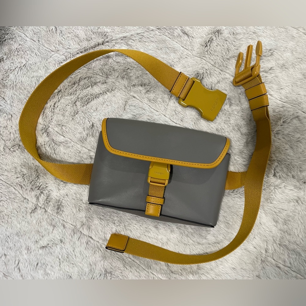 Coach - waist mini bag